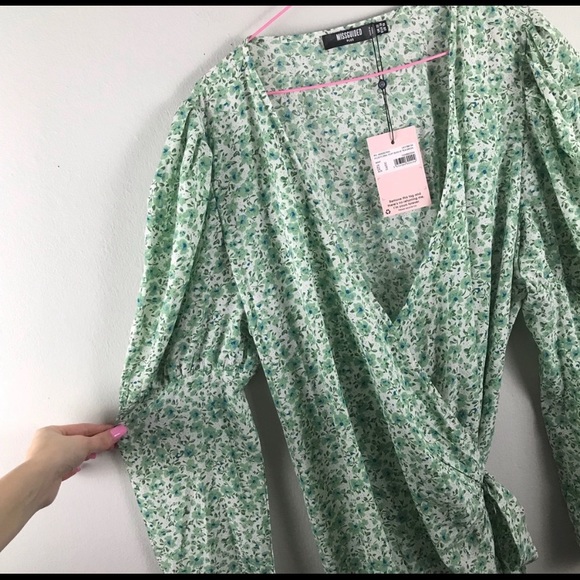 Missguided | floral wrap puff sleeve tea dress - Picture 3 of 10